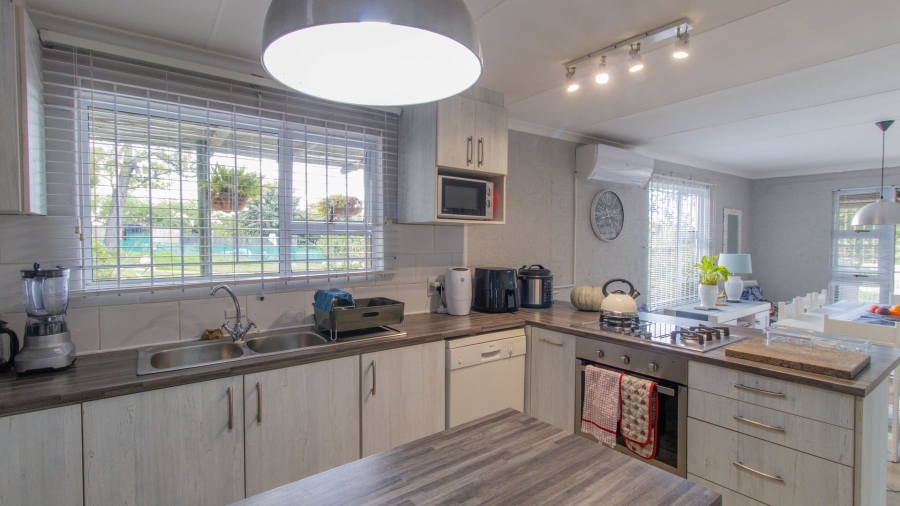 3 Bedroom Property for Sale in Hartebeesfontein Western Cape